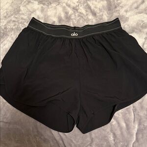 Alo Women’s Match Point Short. Size L. Black.